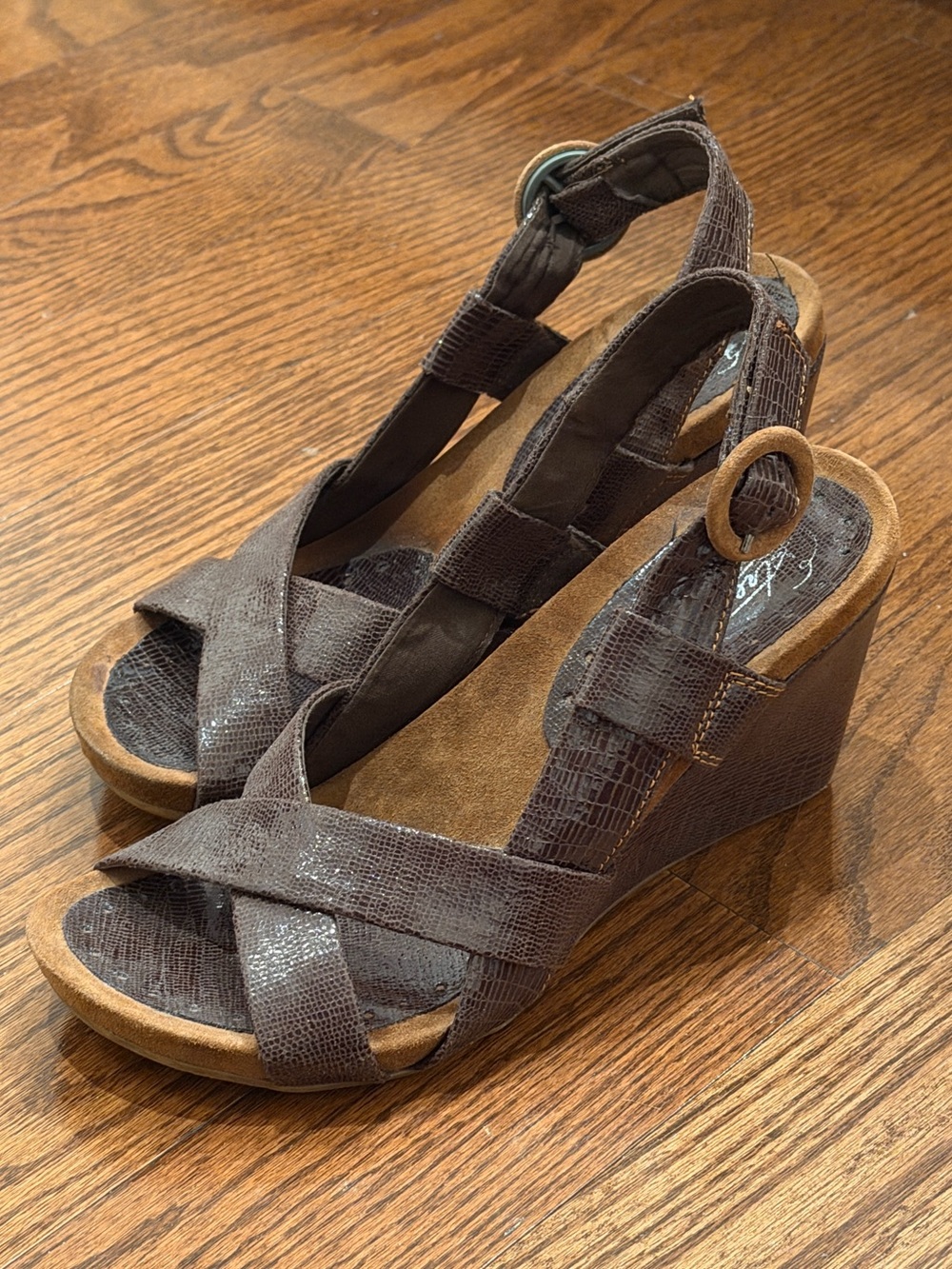 Vera Pelle Shimmering Brown Slingback Sandals